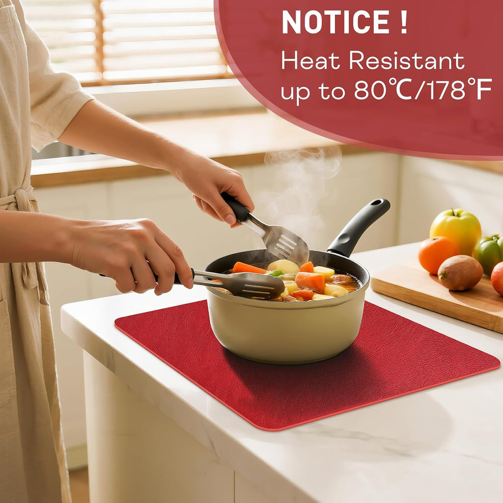 Faux Leather Placemats Set of 6, Washable Place Mats, Vinyl Placemats Wipeable Waterproof Oil-Proof Heat Resistant PU Table Mats for Dining, Kitchen, Hotel,43 * 30cm,Red