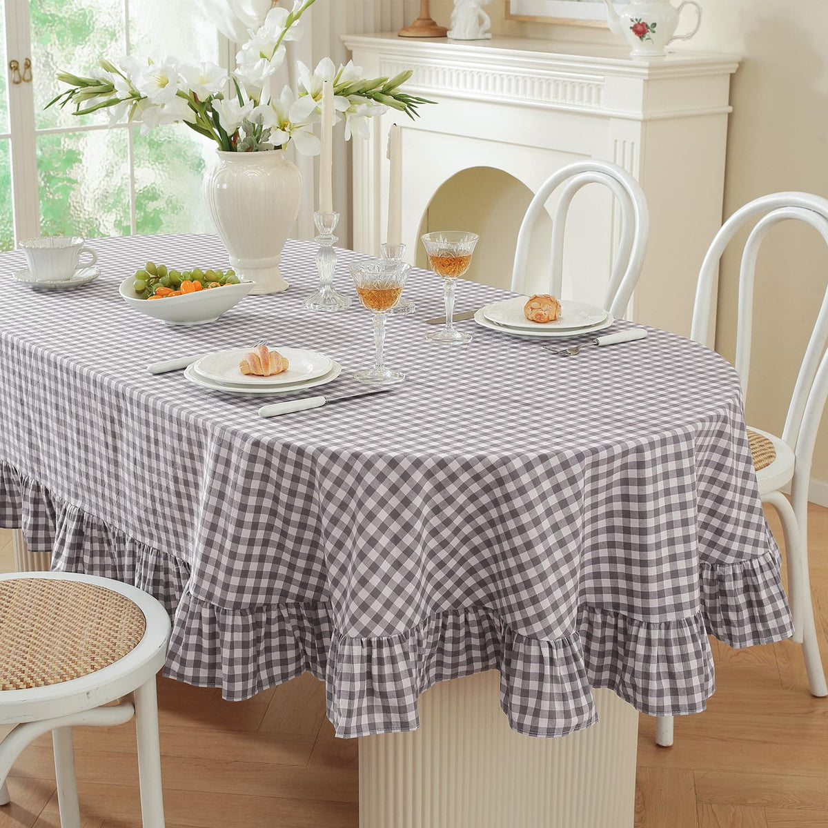 Wolkemer Black and White Gingham Ruffled Oval Tablecloth, 60x84 Inch