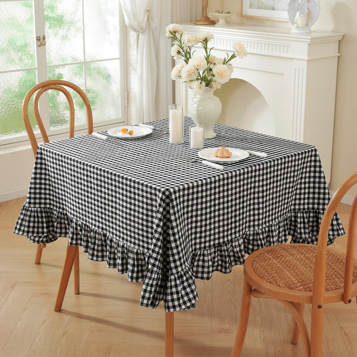 Wolkemer Black and White Gingham Ruffled Oval Tablecloth, 60x84 Inch