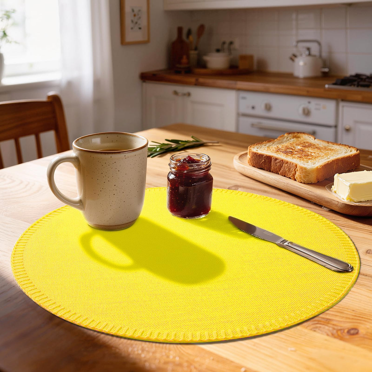 Round Placemats Set of 8 - Machine Washable Linen-Like Cloth Place Mats & Heat-Resistant for Dining Table - Ideal for Family Meals, Daily Use, and Holiday Gatherings (Black)