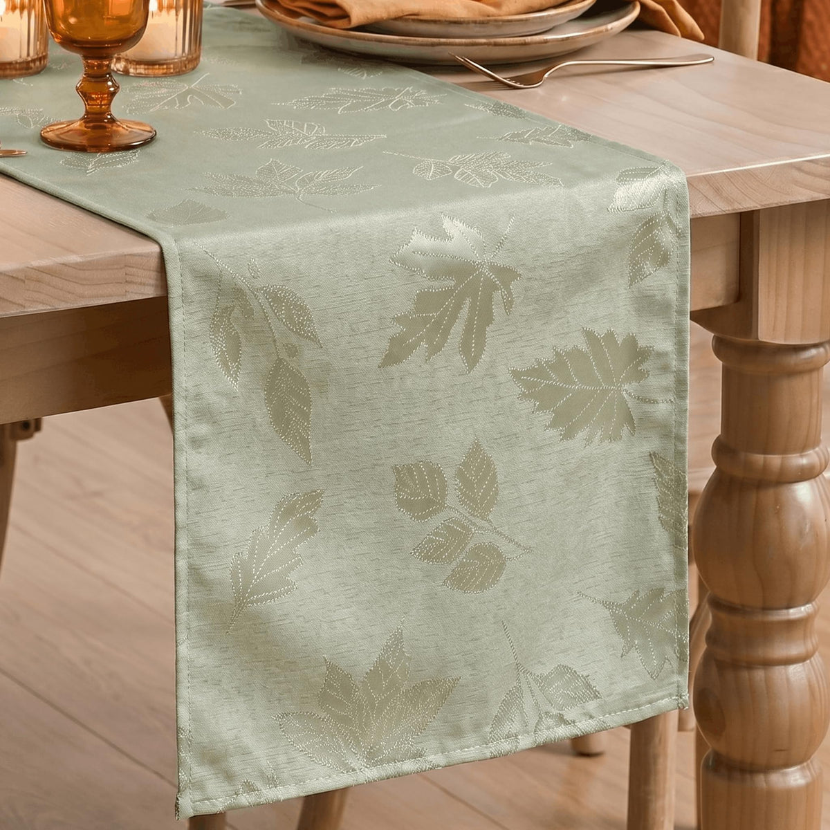 Artoid Mode Maple Leaf Caramel Granular Jacquard Table Runner 13x72 Inch