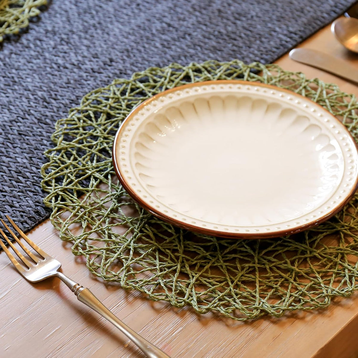 AHHFSMEI Paper Braided Round Placemats Set of 12 Natural Non-Slip Heat Resistant Table Mats for Dining Tables Woven Indoor & Outdoor Place mats(Green,12)