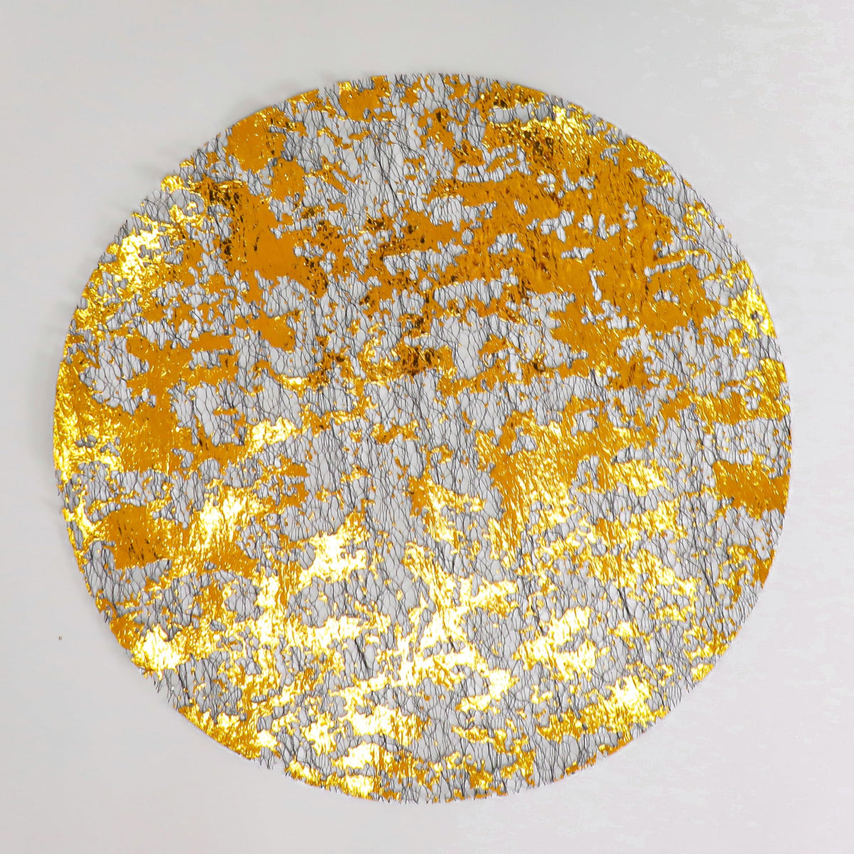 Snowkingdom 100 Pack Gold Disposable Placemats Foil Mesh 13 Inch Round Pressed Fall Table Mates 100 Set of Gold Doilies for Dining Table Wedding Birthday Party Holiday Home Decoration